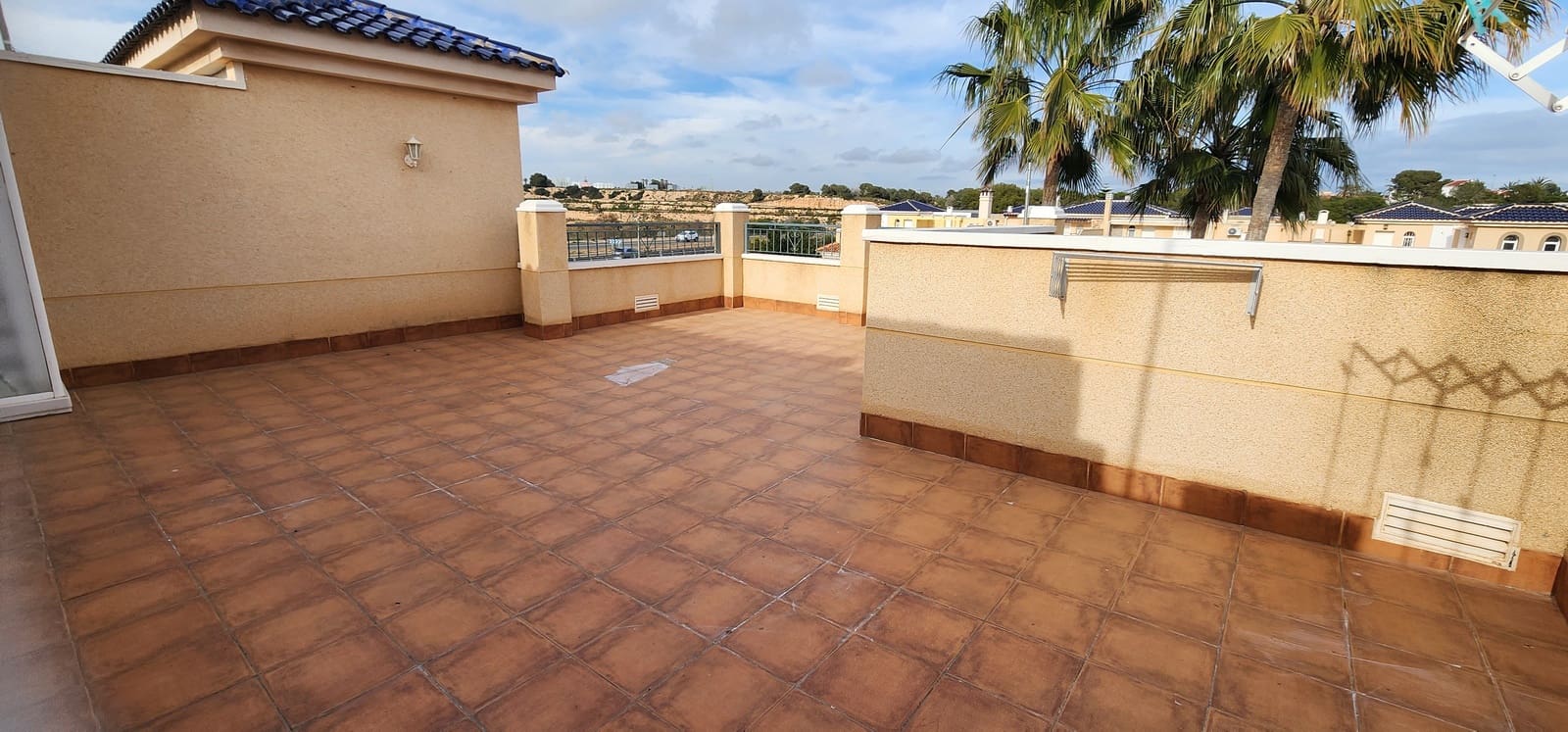 2 bedroom Beach Apartment for sale in Pilar de la Horadada with pool - € 214,900 (Ref: 9676387)