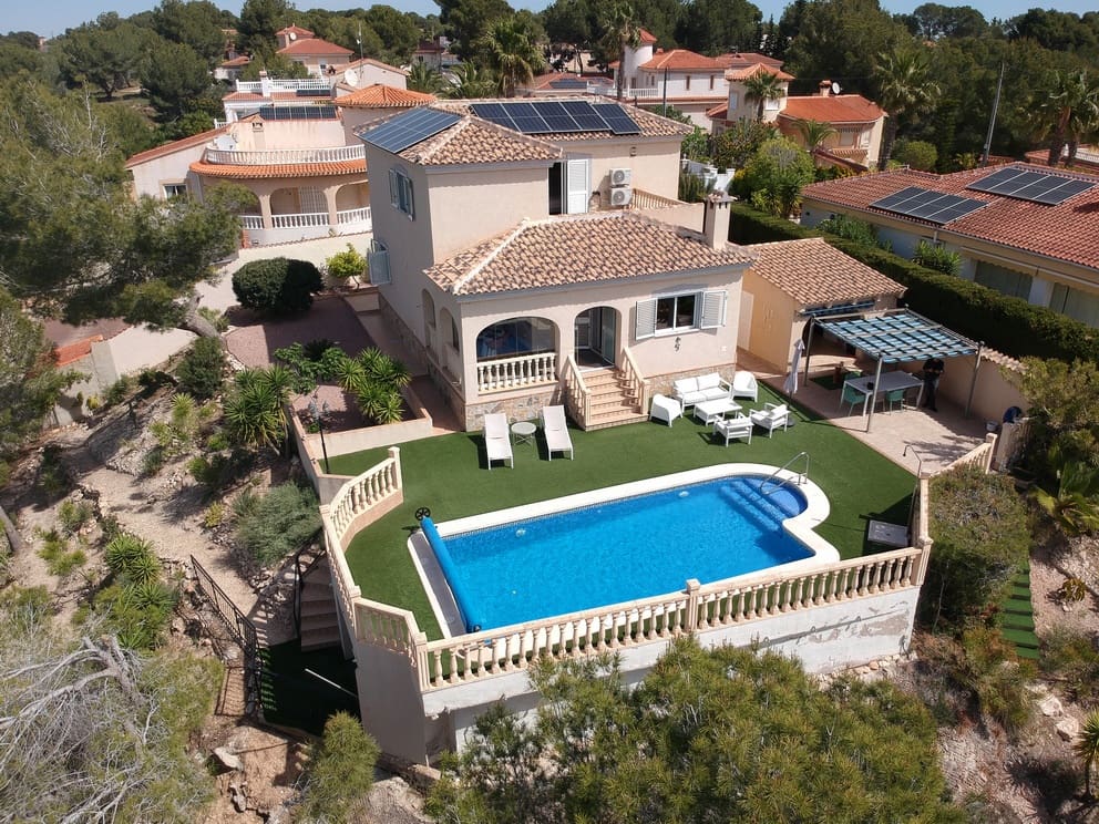 3 soverom Villa til salgs i Pinar de Campoverde med svømmebasseng - € 525 000 (Ref: 9808929)