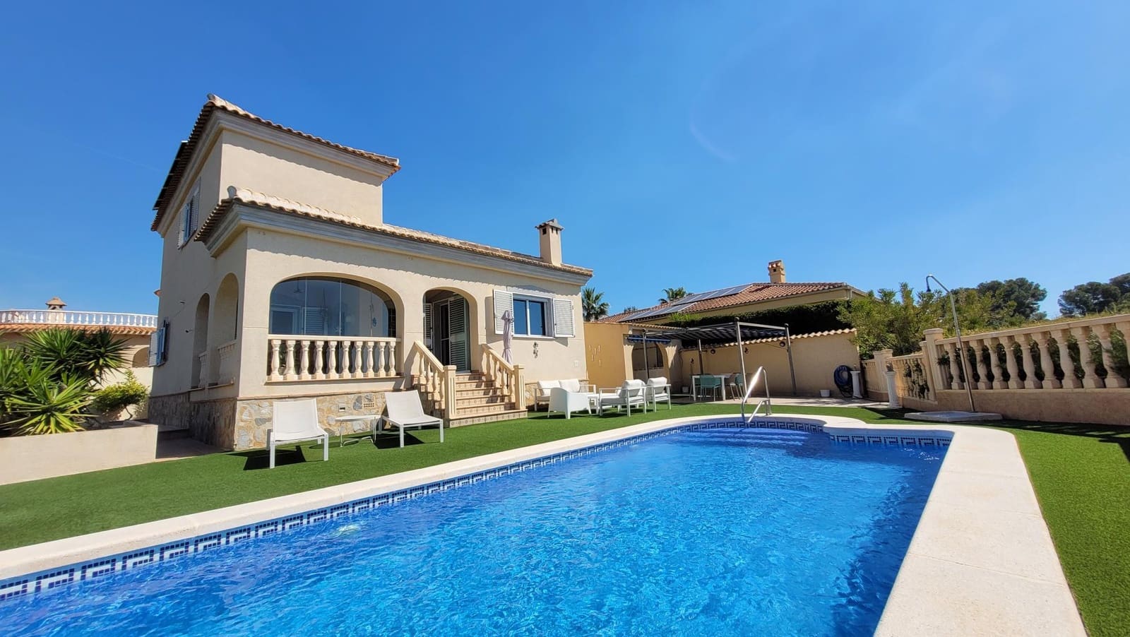 3 soverom Villa til salgs i Pinar de Campoverde med svømmebasseng - € 525 000 (Ref: 9808929)