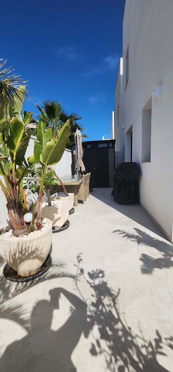 3 Zimmer Villa zu verkaufen in Torre de la Horadada mit Pool Garage - 629.000 € (Ref: 9808930)