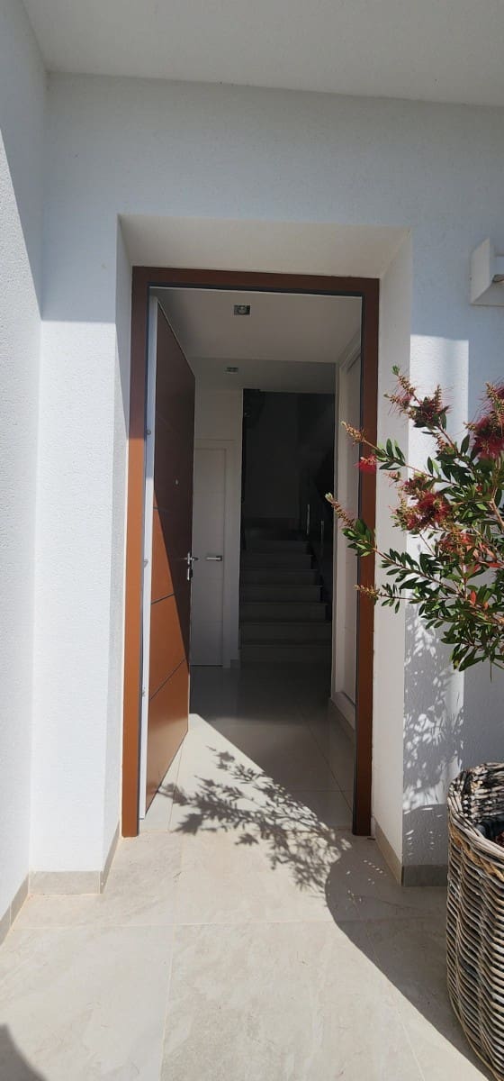 3 Zimmer Villa zu verkaufen in Torre de la Horadada mit Pool Garage - 629.000 € (Ref: 9808930)