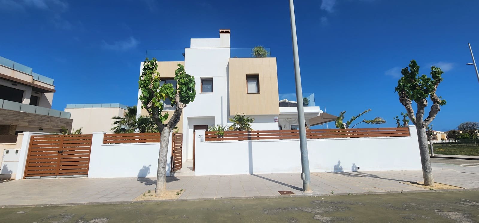 3 Zimmer Villa zu verkaufen in Torre de la Horadada mit Pool Garage - 629.000 € (Ref: 9808930)