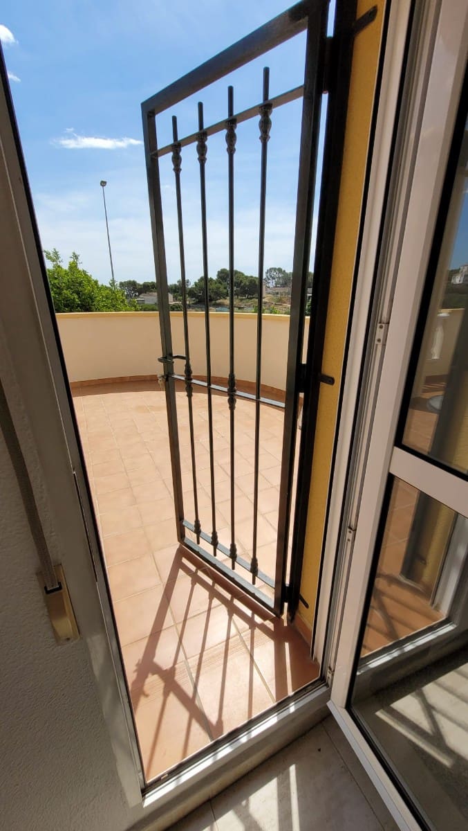 3 bedroom Villa for sale in Pinar de Campoverde with pool - € 265,000 (Ref: 9820908)
