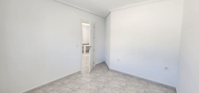 4 soveværelse Villa til salg i Pinar de Campoverde, Pilar de la Horadada med garage - € 299.000 (Ref: 9867716)