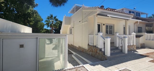 4 soveværelse Villa til salg i Pinar de Campoverde, Pilar de la Horadada med garage - € 299.000 (Ref: 9867716)