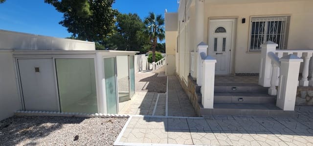 4 soveværelse Villa til salg i Pinar de Campoverde, Pilar de la Horadada med garage - € 299.000 (Ref: 9867716)