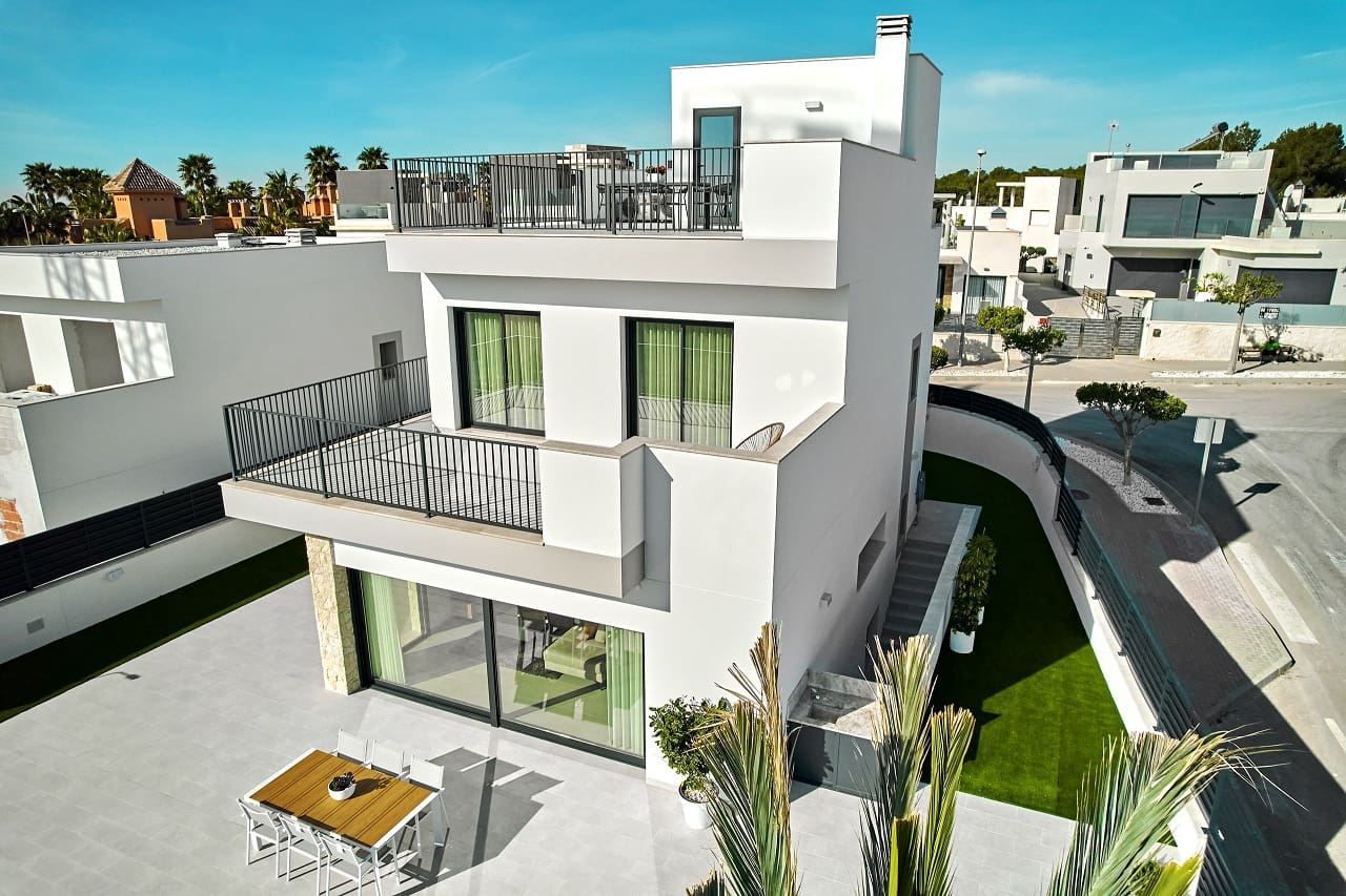 3 soverom Villa til salgs i San Miguel de Salinas med svømmebasseng garasje - € 649 000 (Ref: 9937167)