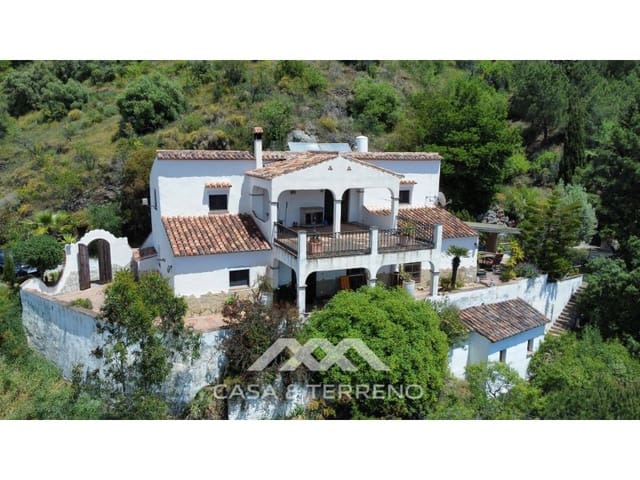 3 slaapkamer Villa te koop in Sayalonga met zwembad - € 499.000 (Ref: 10005346)