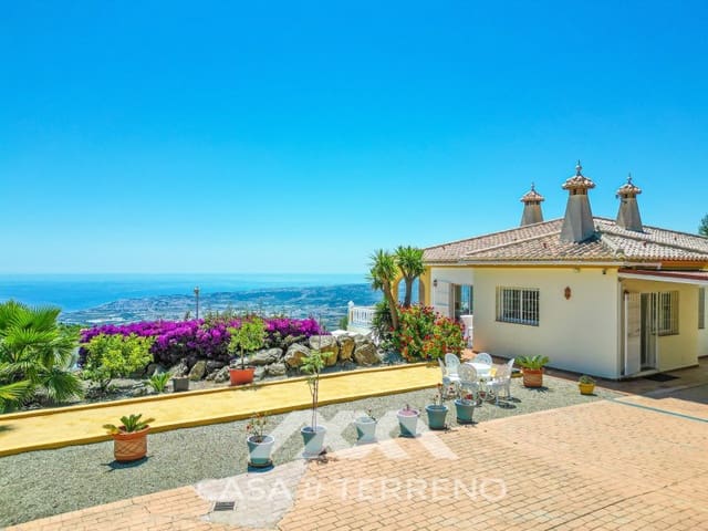 Chalet de 4 habitaciones en Arenas en venta con piscina garaje - 980.000 € (Ref: 10008876)