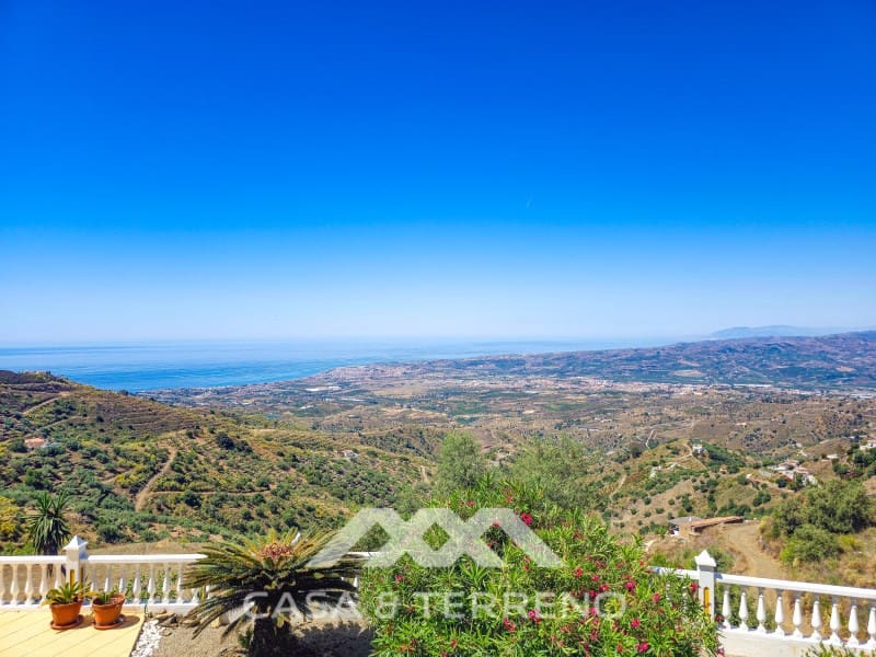 Chalet de 4 habitaciones en Arenas en venta con piscina garaje - 980.000 € (Ref: 10008876)