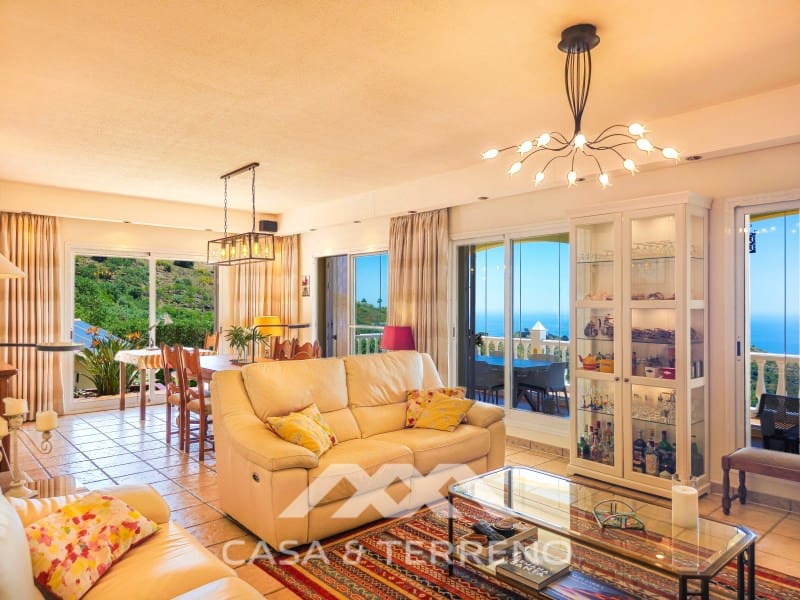Chalet de 4 habitaciones en Arenas en venta con piscina garaje - 980.000 € (Ref: 10008876)