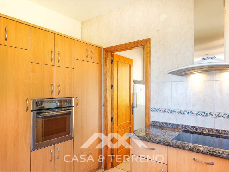 Chalet de 4 habitaciones en Arenas en venta con piscina garaje - 980.000 € (Ref: 10008876)
