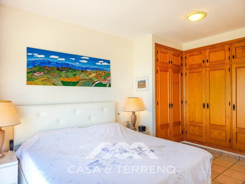 Chalet de 4 habitaciones en Arenas en venta con piscina garaje - 980.000 € (Ref: 10008876)