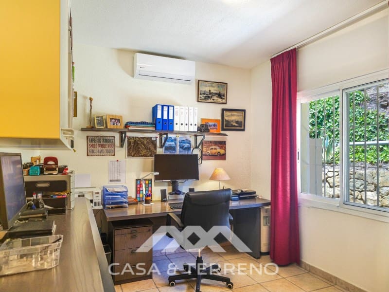 Chalet de 4 habitaciones en Arenas en venta con piscina garaje - 980.000 € (Ref: 10008876)