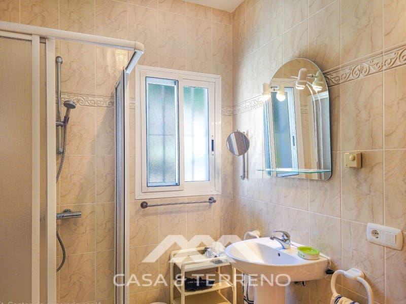 Chalet de 4 habitaciones en Arenas en venta con piscina garaje - 980.000 € (Ref: 10008876)