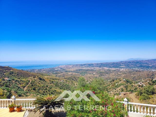 Chalet de 4 habitaciones en Arenas en venta con piscina garaje - 980.000 € (Ref: 10008876)
