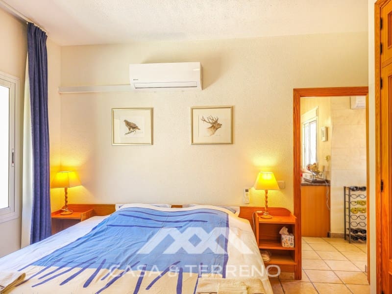 Chalet de 4 habitaciones en Arenas en venta con piscina garaje - 980.000 € (Ref: 10008876)
