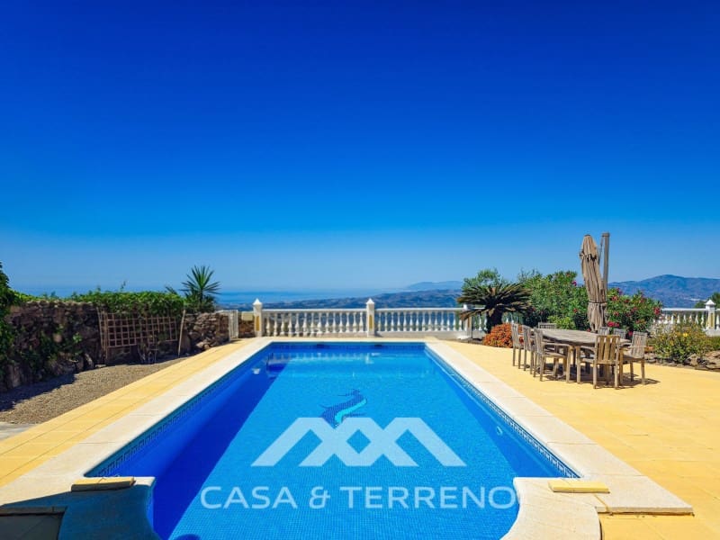 Chalet de 4 habitaciones en Arenas en venta con piscina garaje - 980.000 € (Ref: 10008876)