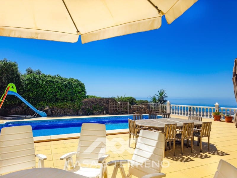 Chalet de 4 habitaciones en Arenas en venta con piscina garaje - 980.000 € (Ref: 10008876)