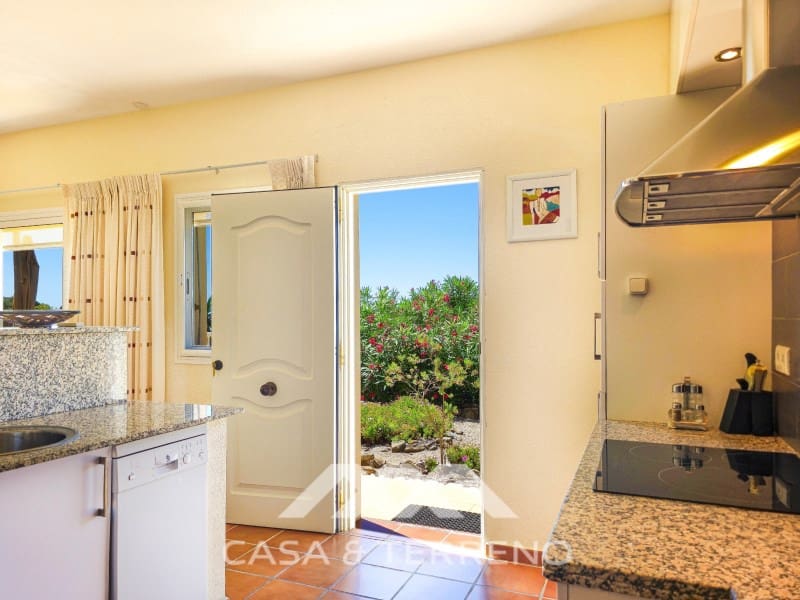 Chalet de 4 habitaciones en Arenas en venta con piscina garaje - 980.000 € (Ref: 10008876)