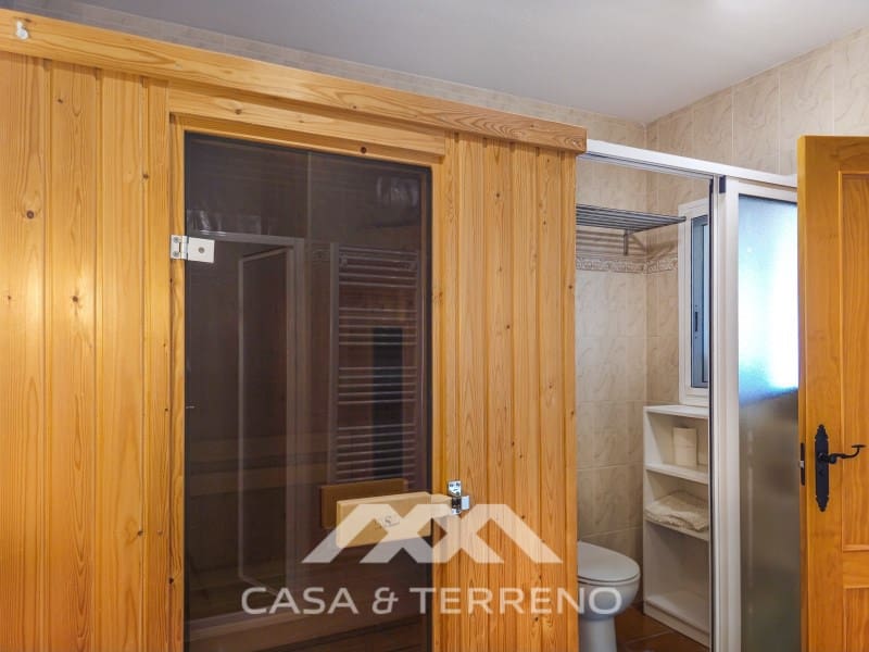 Chalet de 4 habitaciones en Arenas en venta con piscina garaje - 980.000 € (Ref: 10008876)