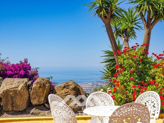 Chalet de 4 habitaciones en Arenas en venta con piscina garaje - 980.000 € (Ref: 10008876)