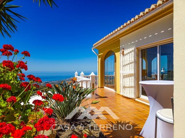 Chalet de 4 habitaciones en Arenas en venta con piscina garaje - 980.000 € (Ref: 10008876)