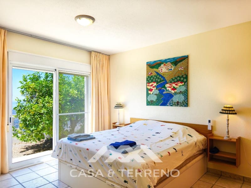 Chalet de 4 habitaciones en Arenas en venta con piscina garaje - 980.000 € (Ref: 10008876)