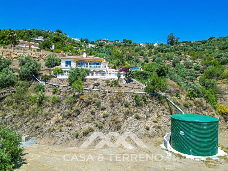 Chalet de 4 habitaciones en Arenas en venta con piscina garaje - 980.000 € (Ref: 10008876)