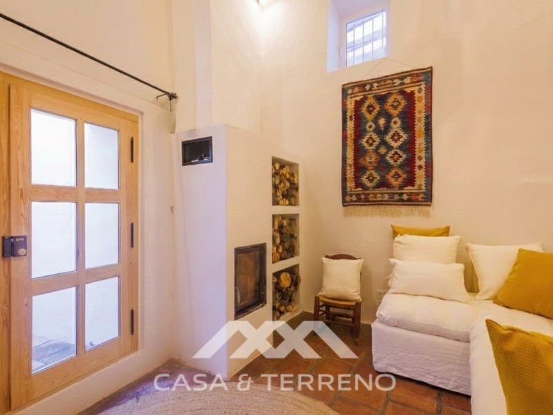 3 bedroom Townhouse for sale in Comares with pool - € 499,000 (Ref: 10027884)