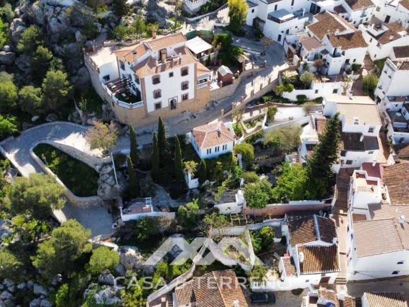 3 bedroom Townhouse for sale in Comares with pool - € 499,000 (Ref: 10027884)