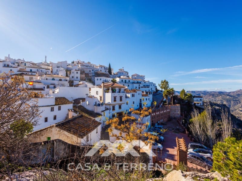 3 bedroom Townhouse for sale in Comares with pool - € 499,000 (Ref: 10027884)