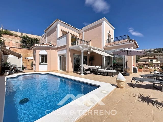 3 quarto Moradia para venda em El Peñoncillo, Torrox com piscina garagem - 795 000 € (Ref: 10078227)