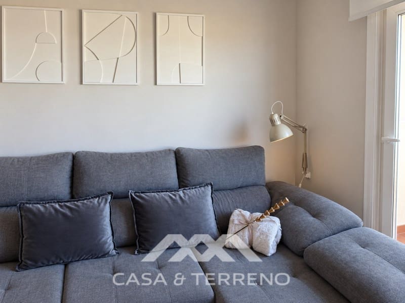 Appartement de 2 chambres à louer à Torre del Mar avec piscine garage - 1 400 € (Ref: 10094431)