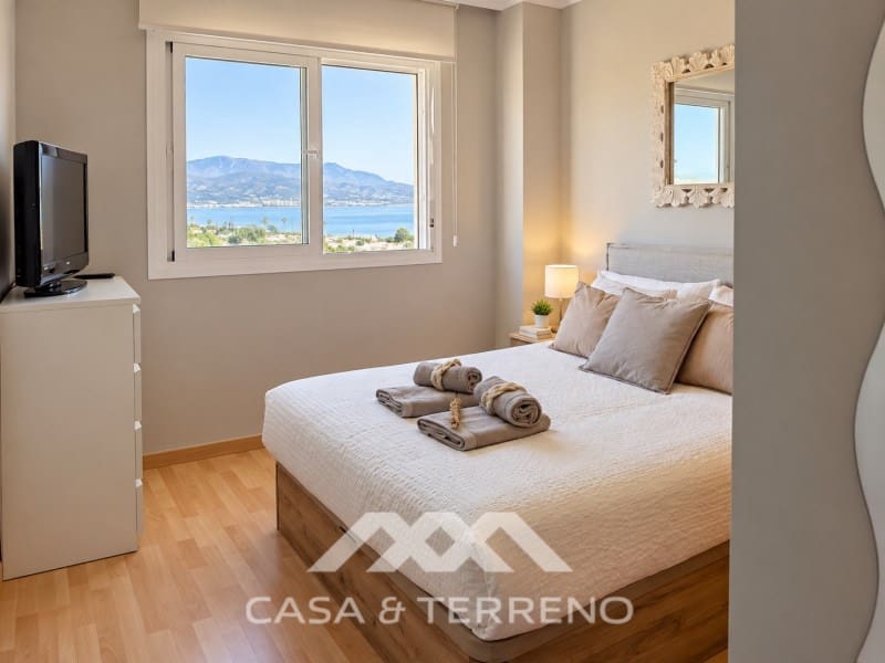 Appartement de 2 chambres à louer à Torre del Mar avec piscine garage - 1 400 € (Ref: 10094431)