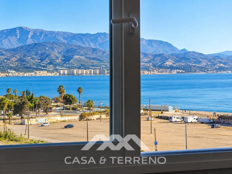 Appartement de 2 chambres à louer à Torre del Mar avec piscine garage - 1 400 € (Ref: 10094431)