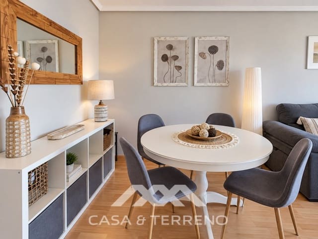 Appartement de 2 chambres à louer à Torre del Mar, Vélez-Málaga avec piscine garage - 1 400 € (Ref: 10094431)