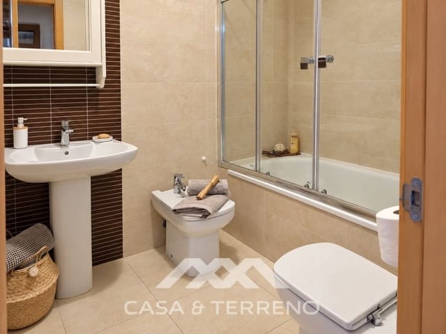 Appartement de 2 chambres à louer à Torre del Mar, Vélez-Málaga avec piscine garage - 1 400 € (Ref: 10094431)
