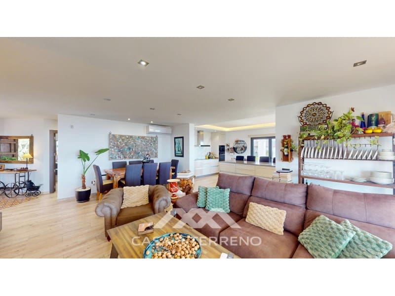 4 soverom Villa til salgs i Arenas med svømmebasseng garasje - € 1 395 000 (Ref: 10098209)