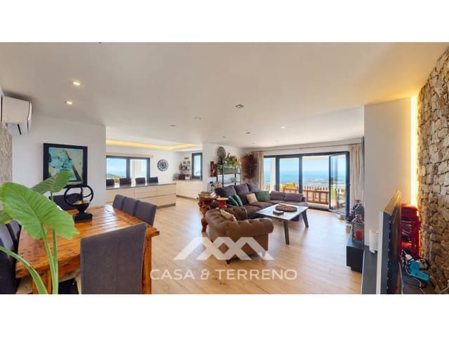 4 soverom Villa til salgs i Arenas med svømmebasseng garasje - € 1 395 000 (Ref: 10098209)