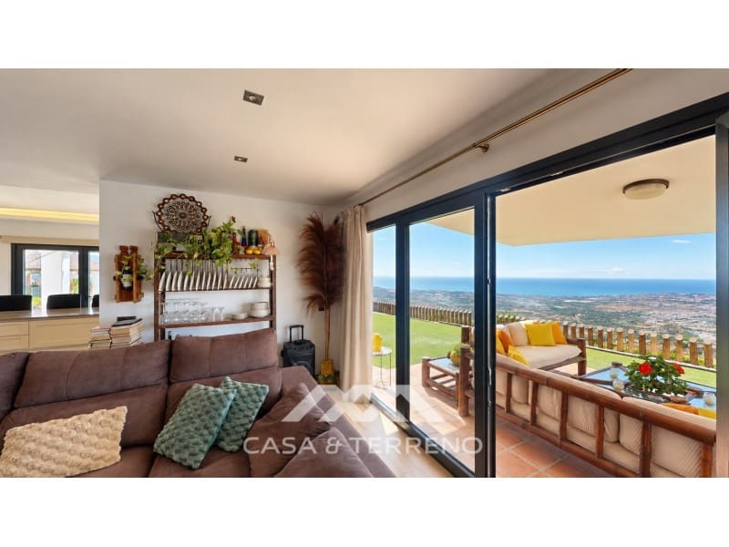 4 soverom Villa til salgs i Arenas med svømmebasseng garasje - € 1 395 000 (Ref: 10098209)