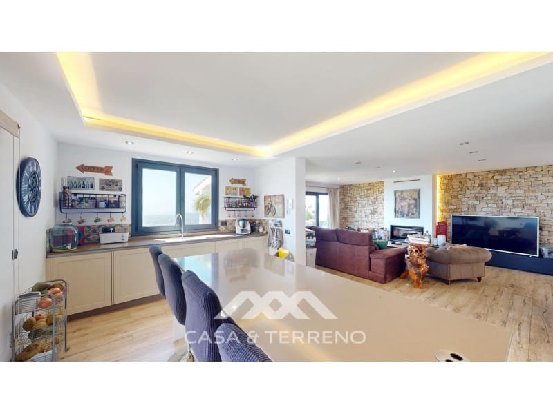 4 soverom Villa til salgs i Arenas med svømmebasseng garasje - € 1 395 000 (Ref: 10098209)