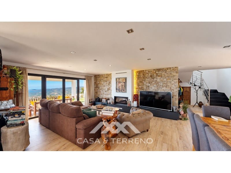 4 soverom Villa til salgs i Arenas med svømmebasseng garasje - € 1 395 000 (Ref: 10098209)
