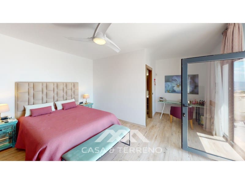 4 soverom Villa til salgs i Arenas med svømmebasseng garasje - € 1 395 000 (Ref: 10098209)