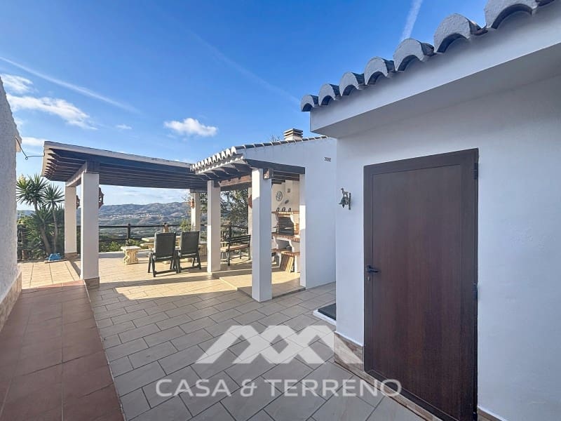 3 soveværelse Villa til salg i Velez-Malaga med swimmingpool - € 320.000 (Ref: 10115656)