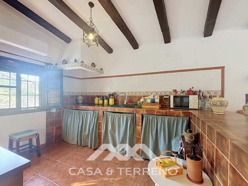 3 soveværelse Villa til salg i Velez-Malaga med swimmingpool - € 320.000 (Ref: 10115656)