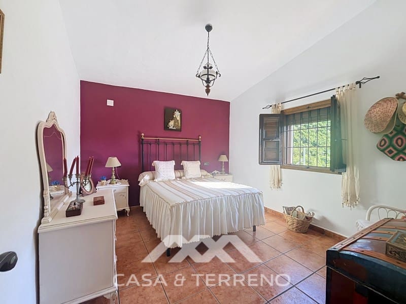 3 soveværelse Villa til salg i Velez-Malaga med swimmingpool - € 320.000 (Ref: 10115656)