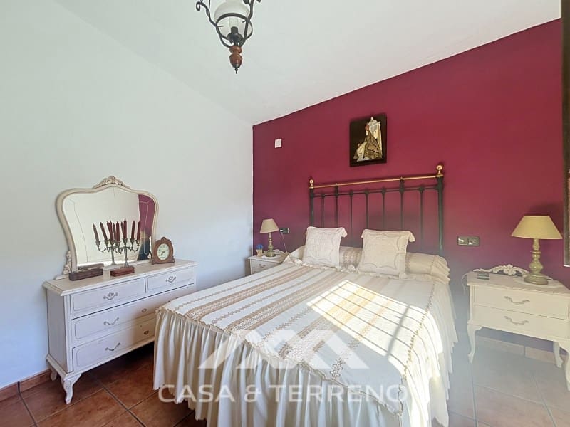 3 soveværelse Villa til salg i Velez-Malaga med swimmingpool - € 320.000 (Ref: 10115656)
