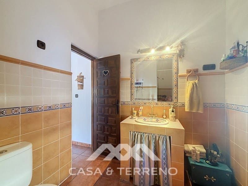 3 soveværelse Villa til salg i Velez-Malaga med swimmingpool - € 320.000 (Ref: 10115656)