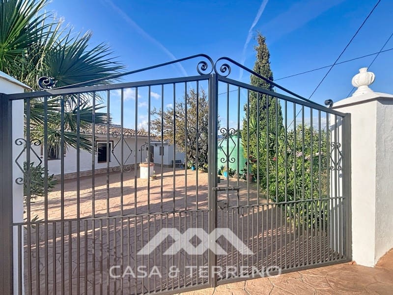 3 soveværelse Villa til salg i Velez-Malaga med swimmingpool - € 320.000 (Ref: 10115656)